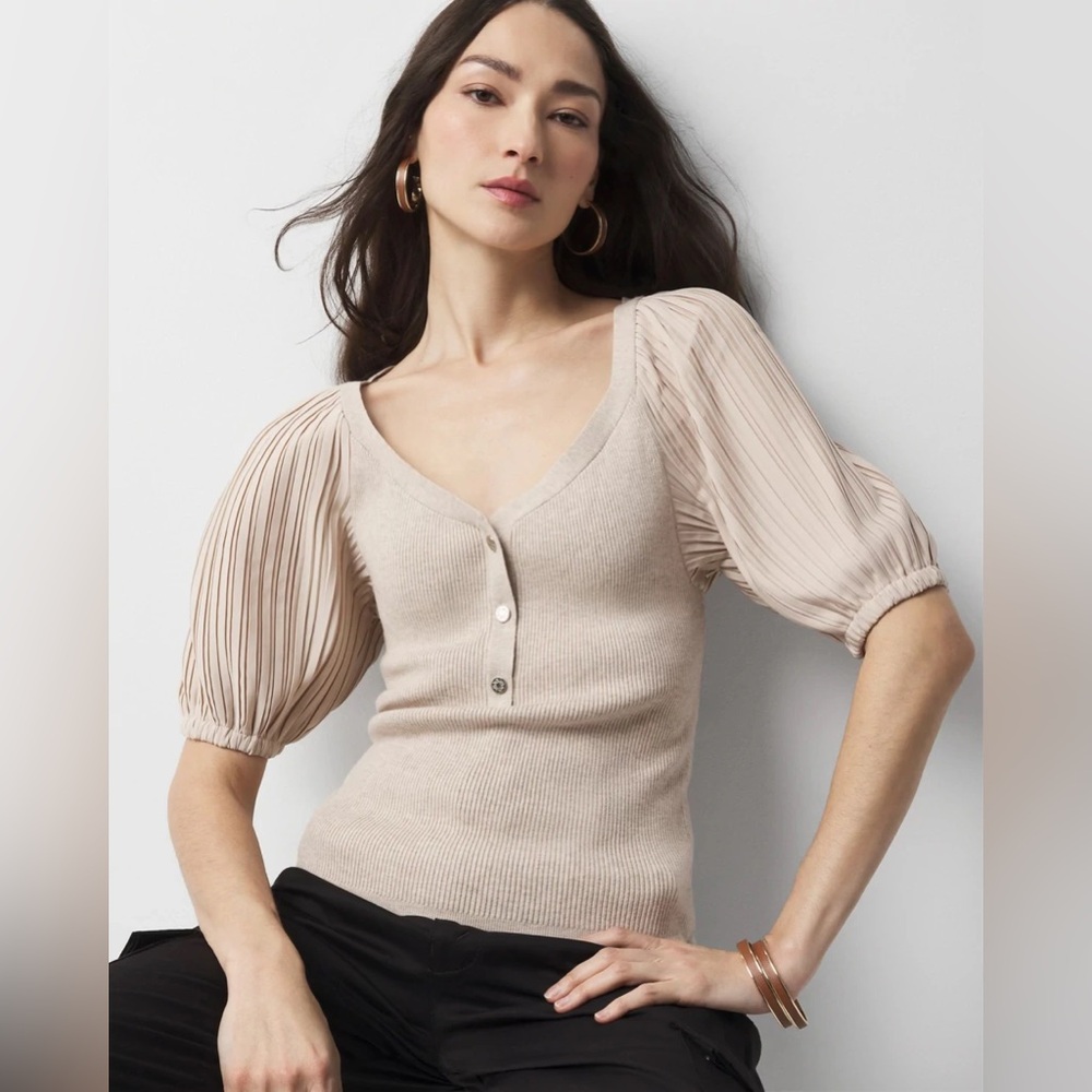 White House Black Market Beige V-Neck Puff Sleeve Knit Top